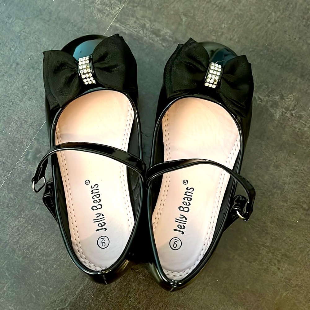 Jelly Beans patent leather Mary Janes. Toddler size 9.